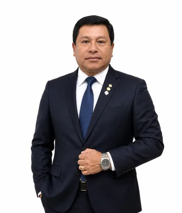 Luis Cribillero M.